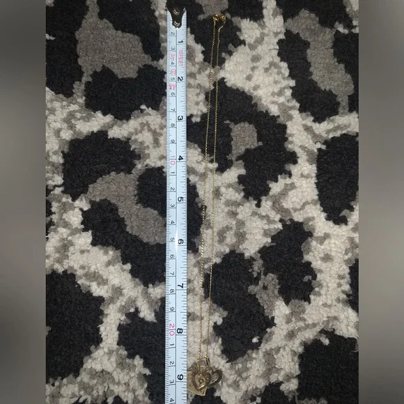 14K Gold heart necklace. - Picture 4 of 4